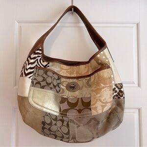 COACH at its best Extremely clean beautiful details